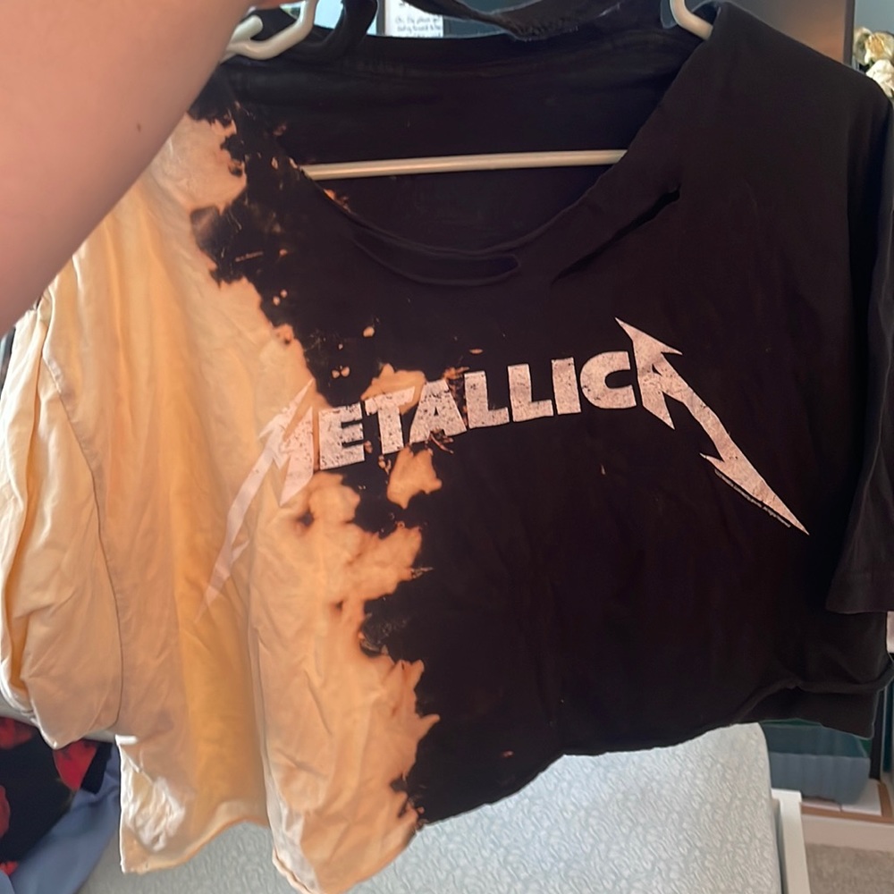 Metallica cropped T-shirt, fits like a medium